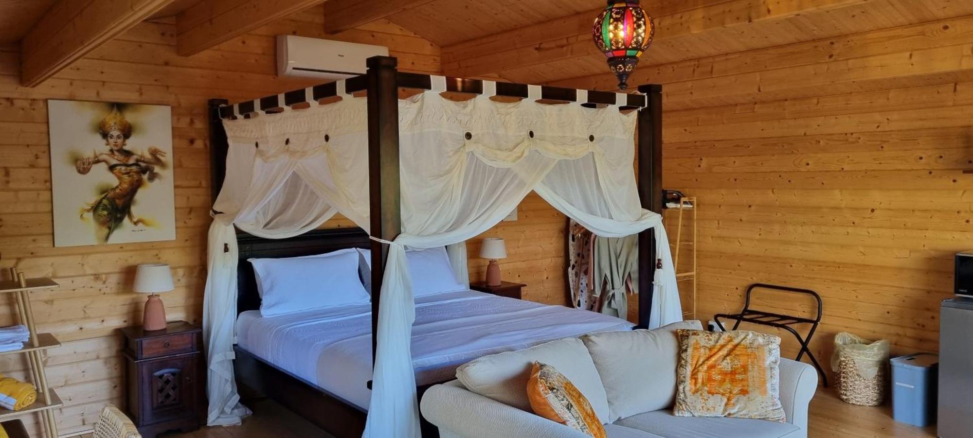 Healing Garden - California King Bed - Uluwatu Gold Coast