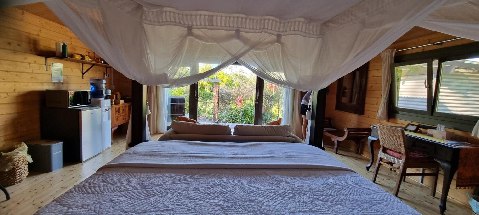 Healing Garden - California King Bed - Uluwatu * Gold Coast